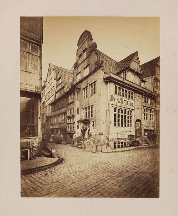   - 1 Foto, Ch. Fuchs, Eckhaus Mattentwiete/ Bei der Mühren. 1863